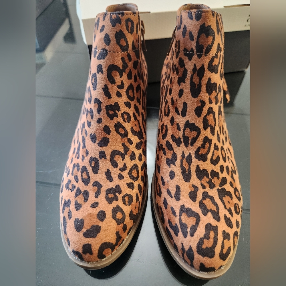 Arizona Jean Company Brown Leopard Ankle Boots